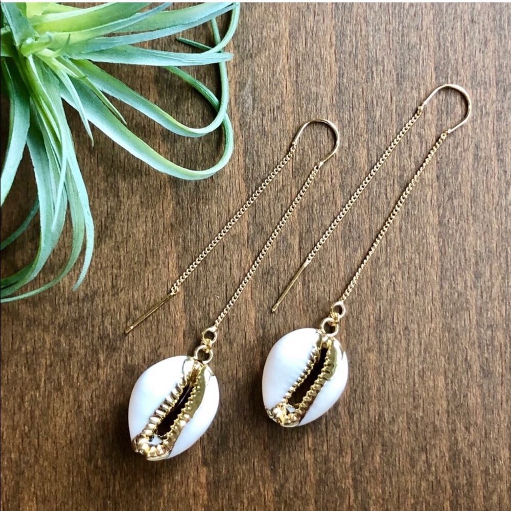 Estrella and Luna Gold Boho Earings Cowrie Shell - Picture 6 of 6
